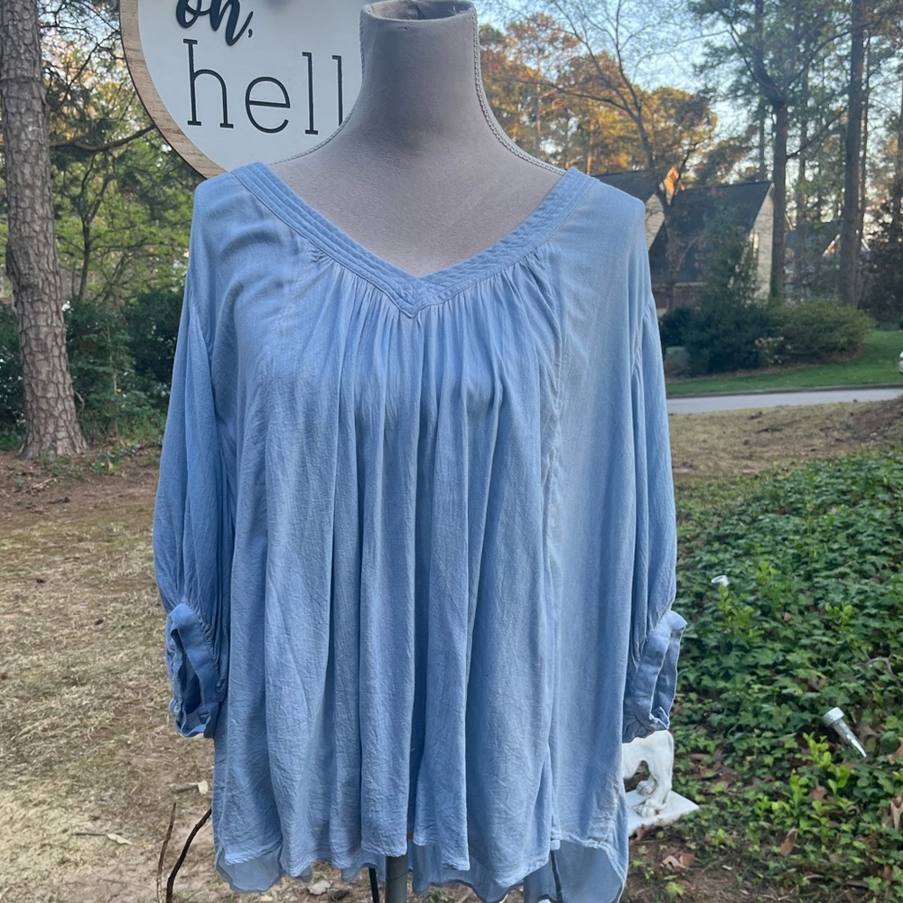 Free People ✨ Relaxed Fit Light Wash Denim Flowy Top, XS, EUC